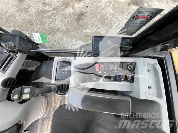 CAT 908M Carregadeiras de rodas