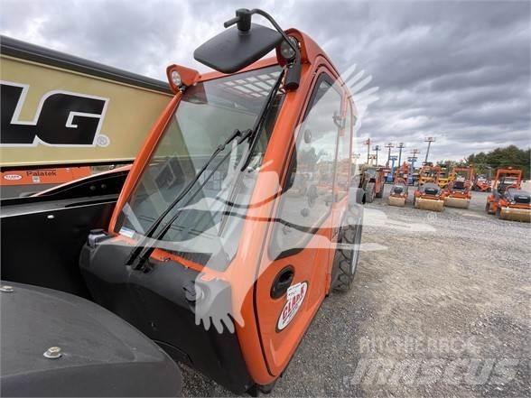 JLG 742 Manipulador telescópico