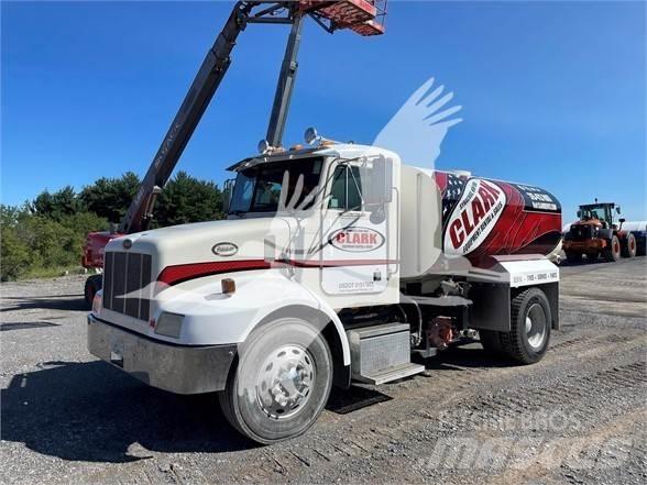 Peterbilt 330 Auto-tanques