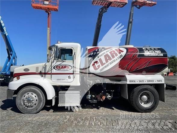 Peterbilt 330 Auto-tanques