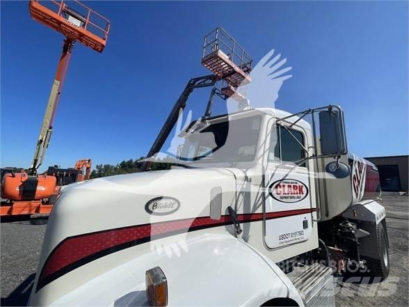 Peterbilt 330 Auto-tanques