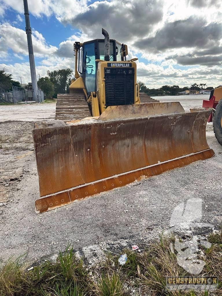 CAT D 6 N Dozers - Tratores rastos