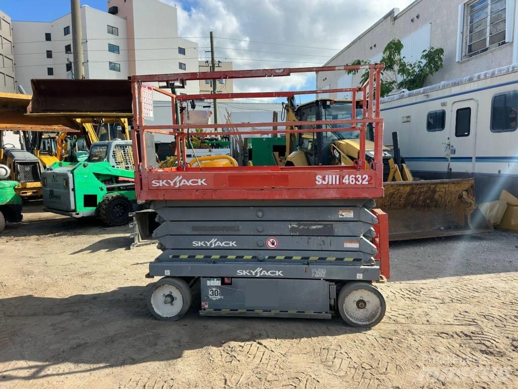 JLG 32 Lift Elevadores de tesoura