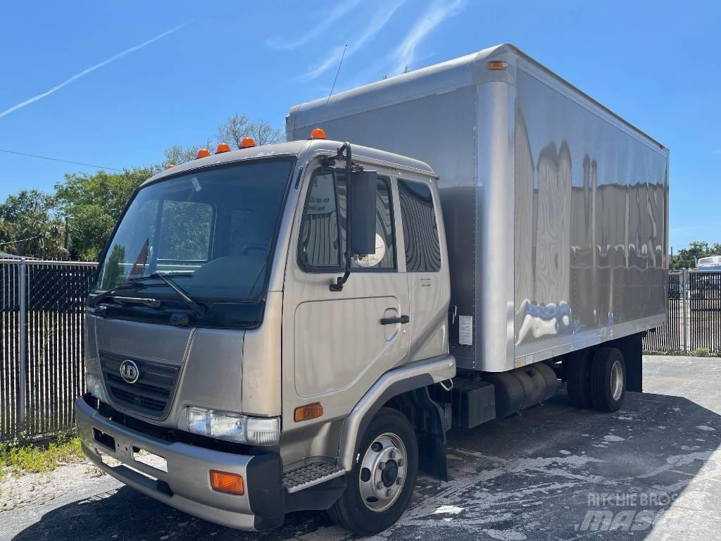 Nissan UD Caminhões de caixa fechada