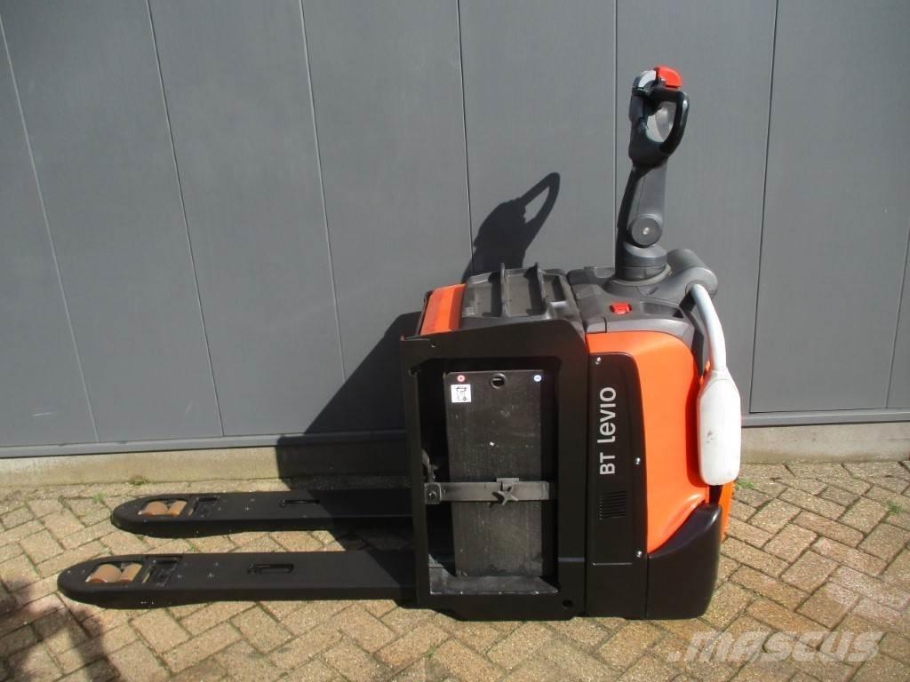 Toyota LPE 200 Porta-paletes com plataforma