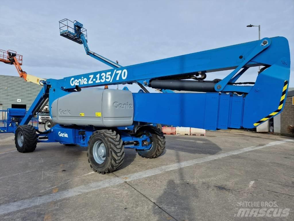 Genie Z 135/70 Elevadores braços articulados