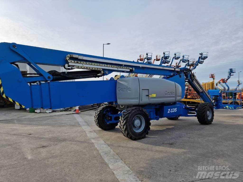 Genie Z 135/70 Elevadores braços articulados