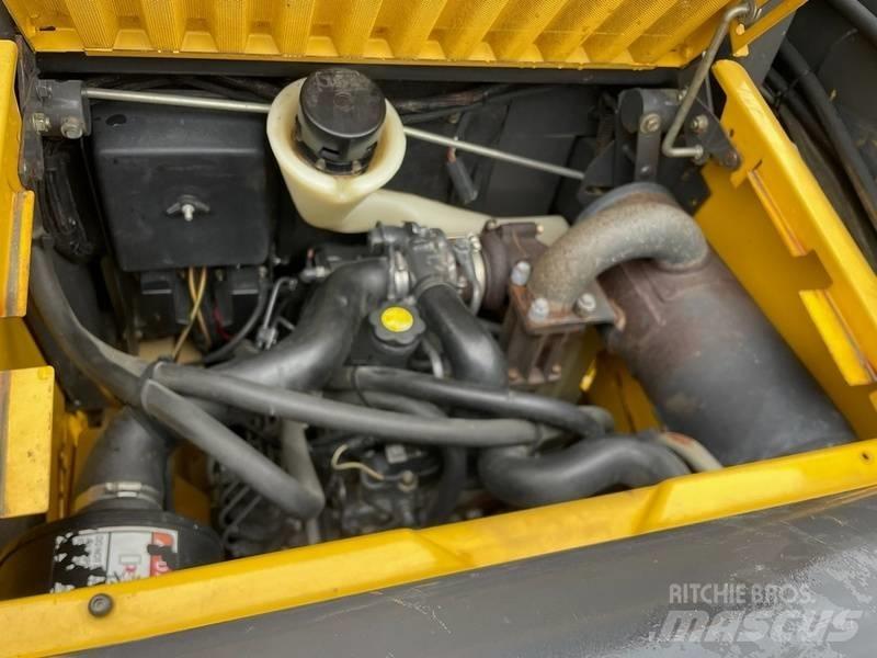 New Holland L 170 Minicarregadeiras