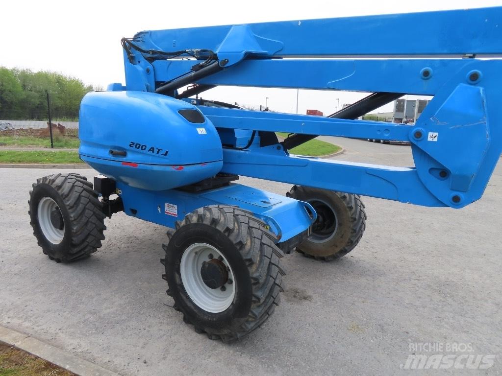 Manitou 200 ATJ Elevadores braços articulados