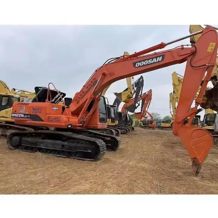 Doosan DH 225 Escavadeiras de esteiras