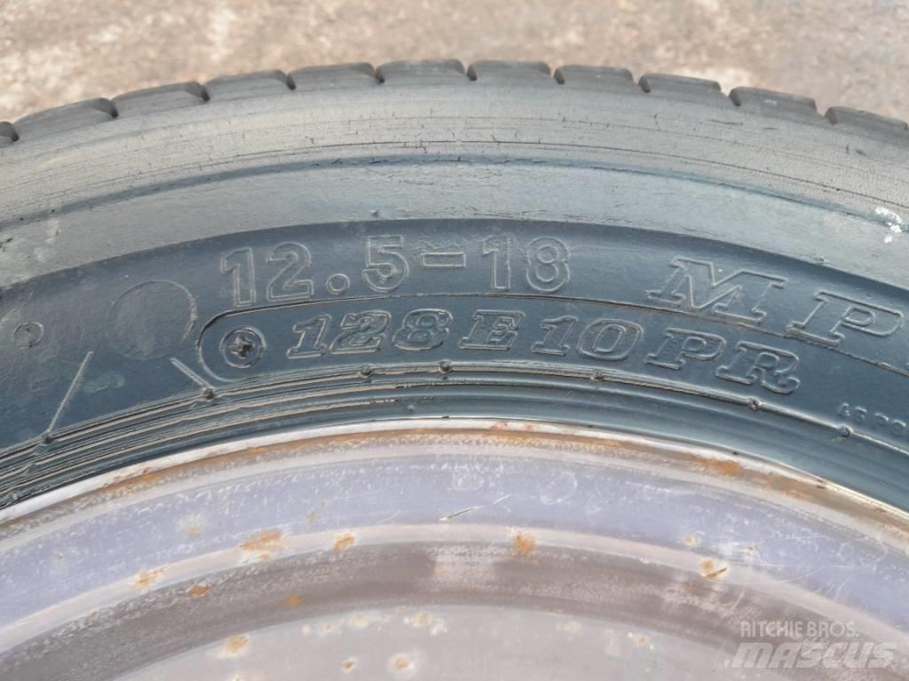 Dunlop 12,5-18 Hjul Pneus Agrícolas
