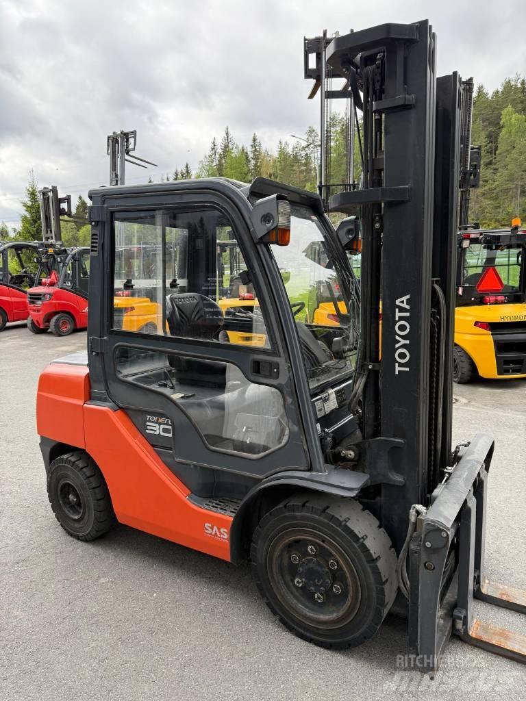 Toyota 02-8 FDF 30 Empilhadores Diesel