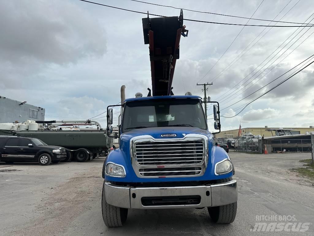 Freightliner M2 Camiões estrado/caixa aberta