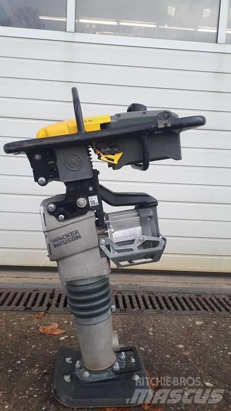 Wacker Neuson AS50e Saltitões
