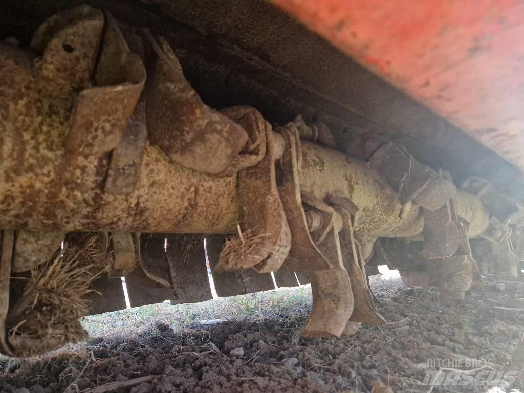 Kuhn RM 480 R Gadanheiras e cortadores de folhas para pastos