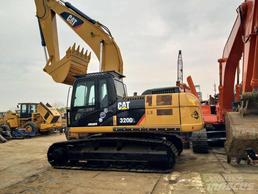CAT 320D Escavadeiras de esteiras