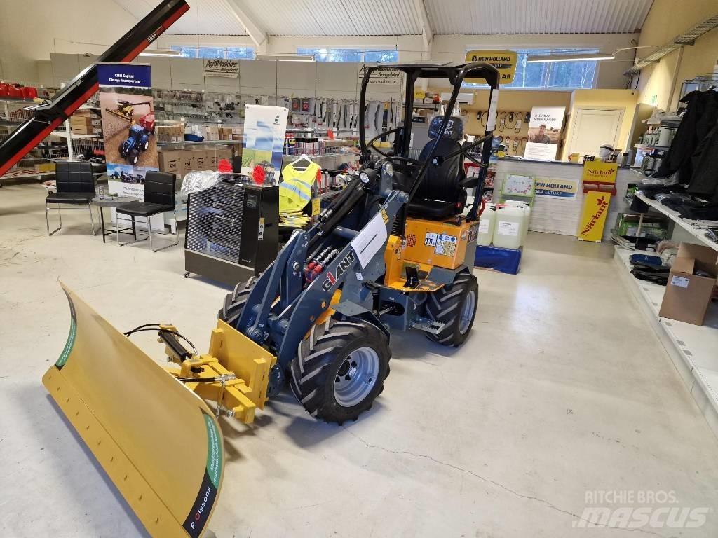 GiANT G1100 Carregadora multifunções