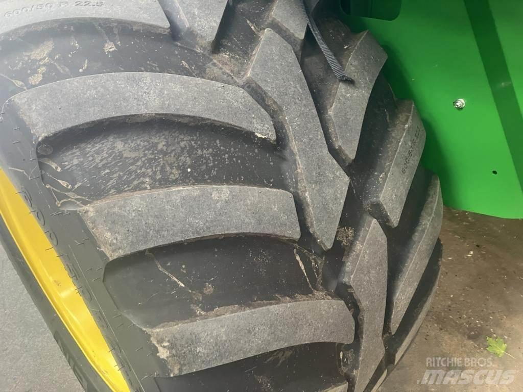 John Deere V461R Enfardadeira de rolos