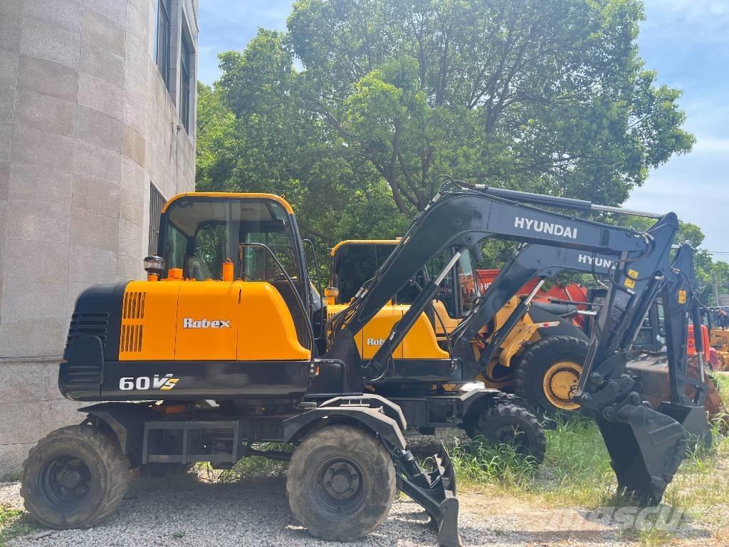 Hyundai Robex 60 VS Miniescavadeiras