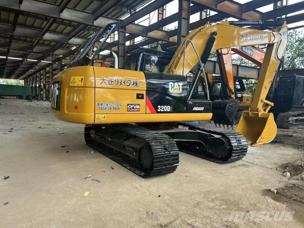 CAT 320 D2 Escavadeiras de esteiras