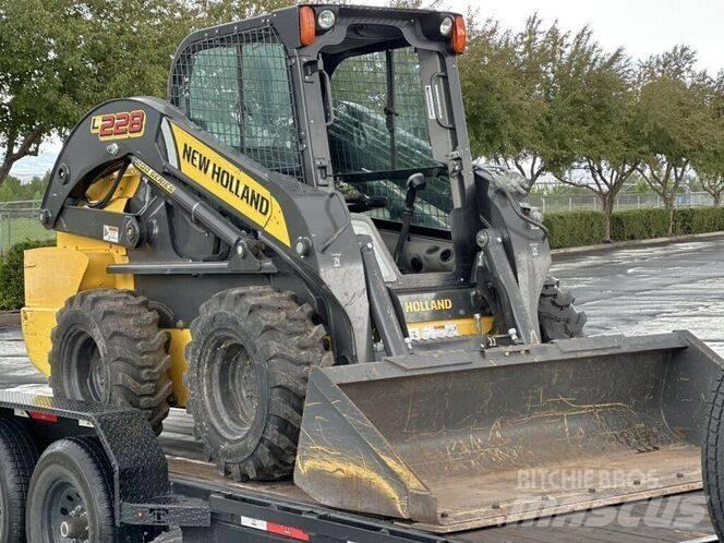 New Holland L 228 Minicarregadeiras