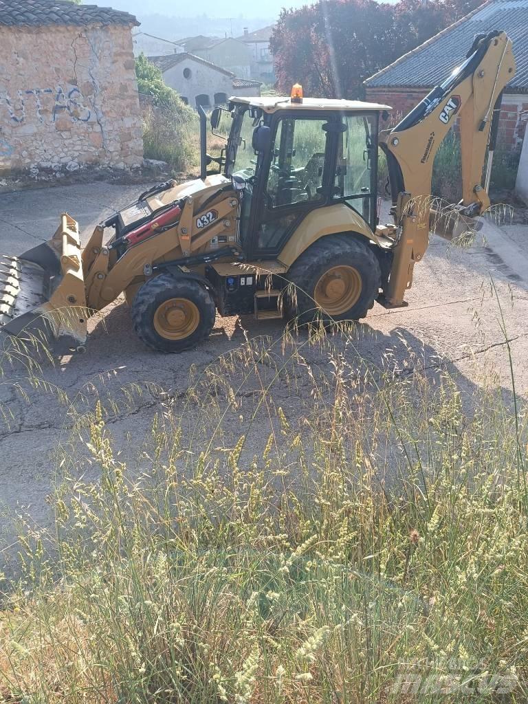 CAT 432 F Retroescavadeiras