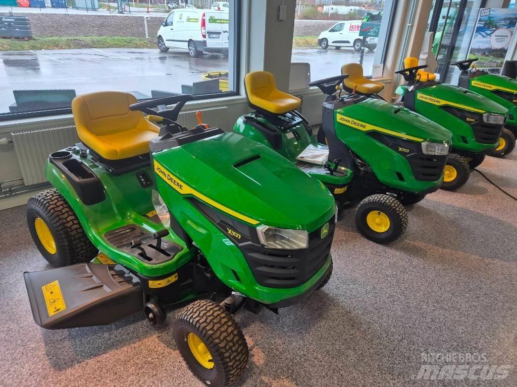 John Deere X 107 Corta-Relvas Riders