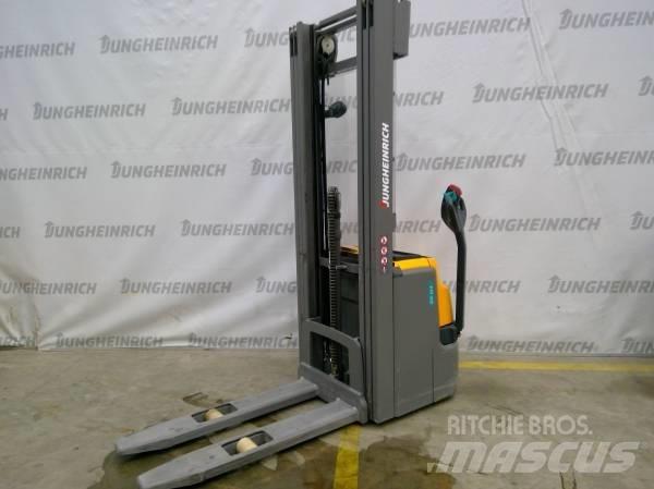 Jungheinrich EJC 214 Empilhador para operador externo