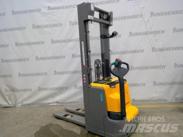 Jungheinrich EJC 214 Empilhador para operador externo