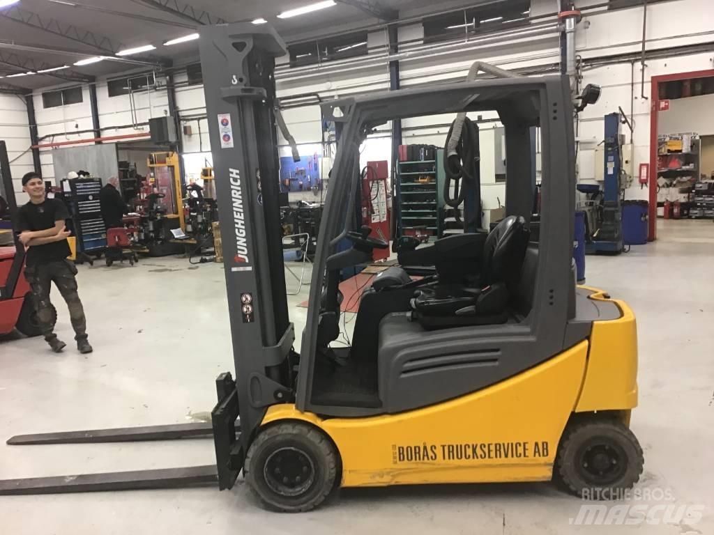 Jungheinrich EFG 320 Empilhadores eléctricos