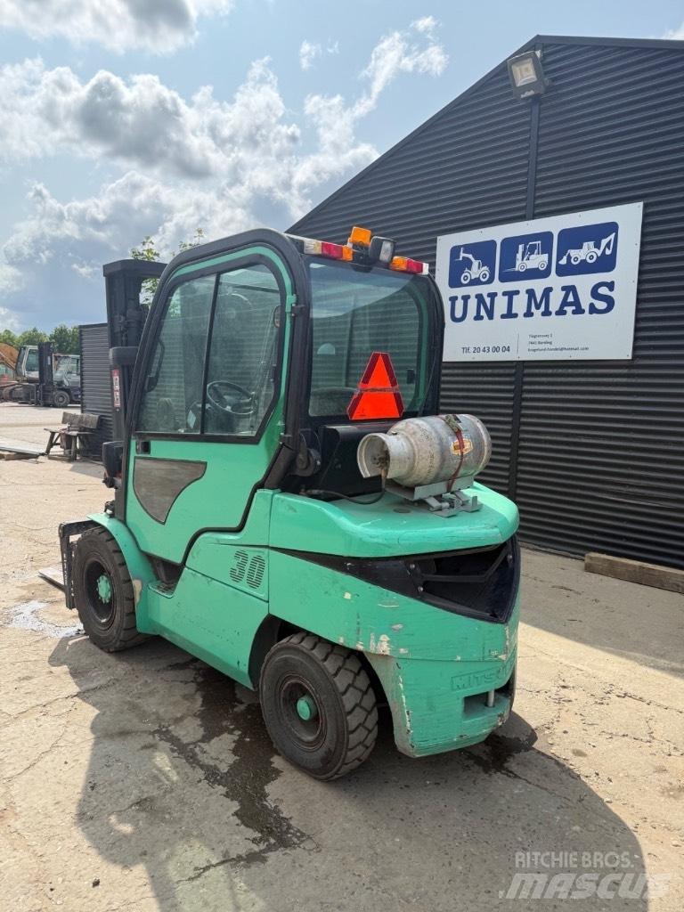 Mitsubishi FG 30 Empilhadores a gás