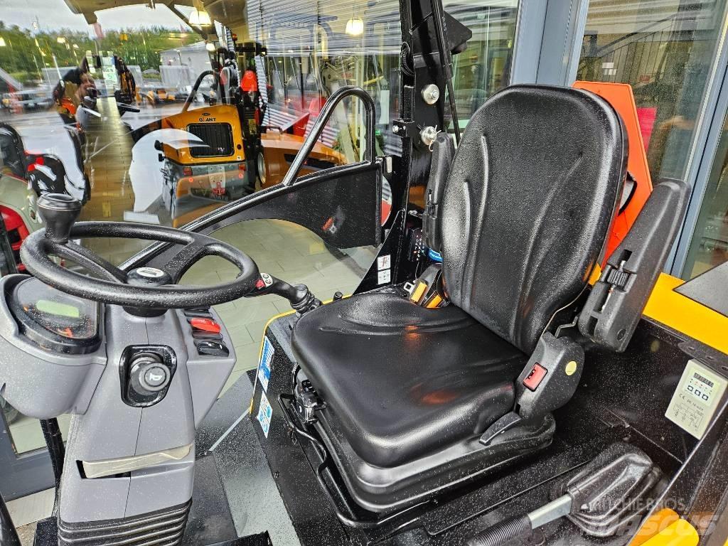 GiANT g2700hd + x-tra Mini carregadoras