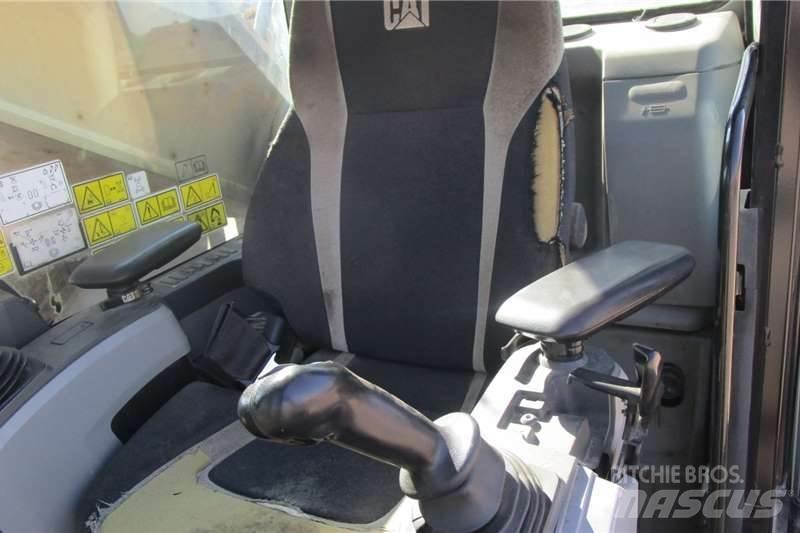 CAT 374FL Miniescavadeiras
