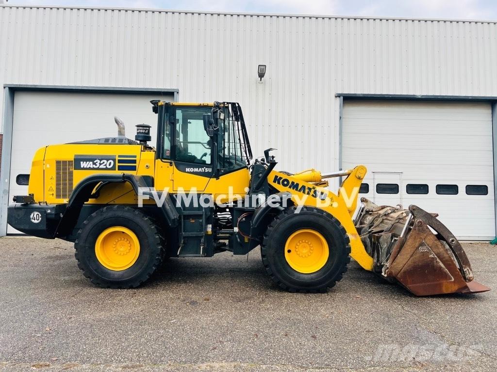 Komatsu WA320 Carregadeiras de rodas
