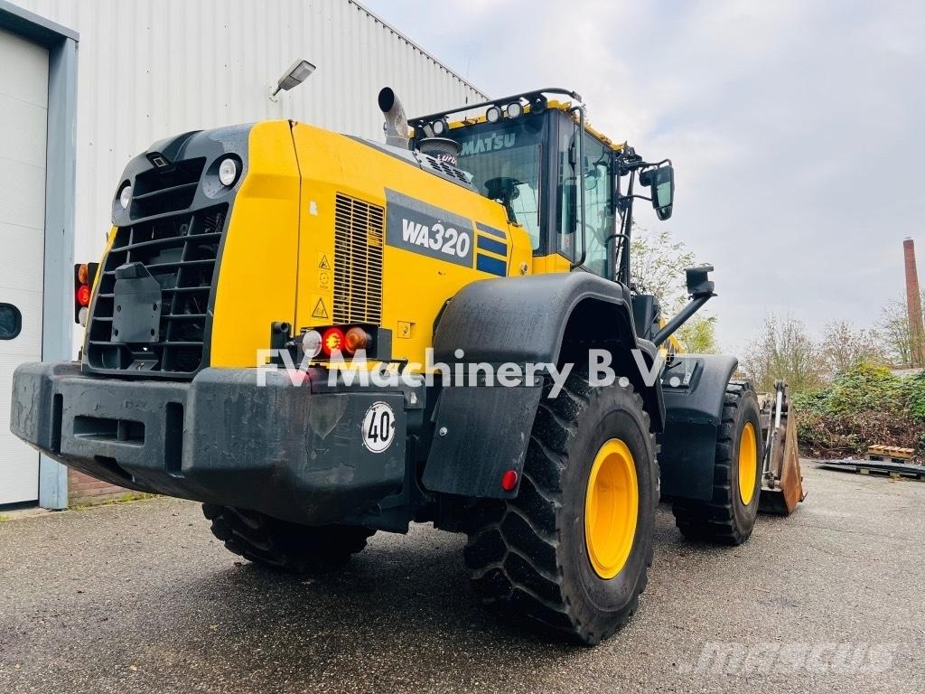 Komatsu WA320 Carregadeiras de rodas