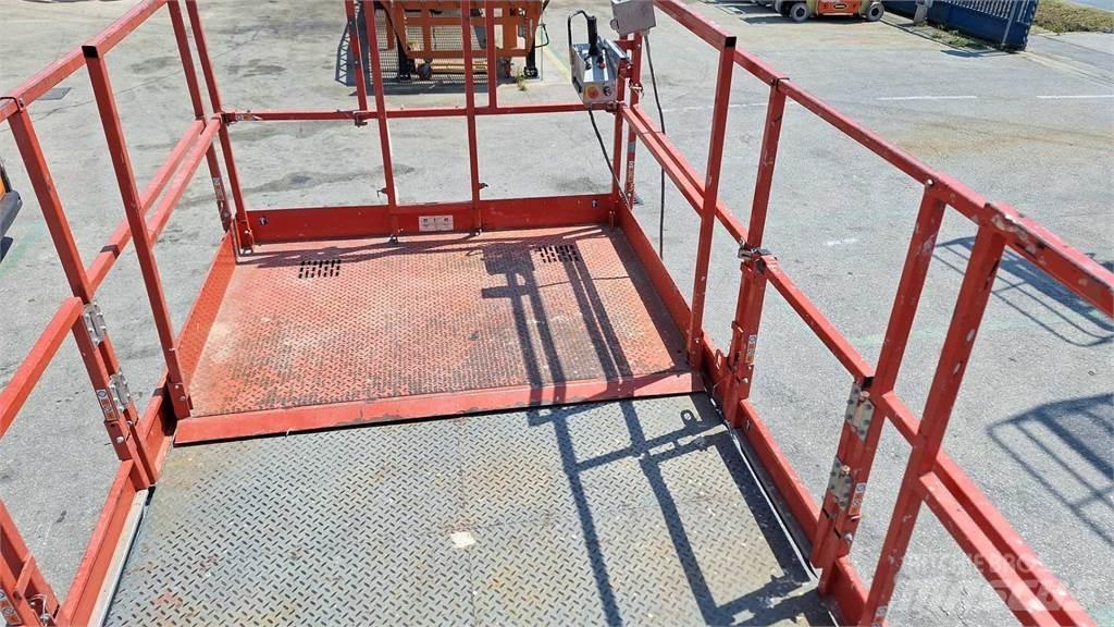 SkyJack 8841RT Elevadores de tesoura