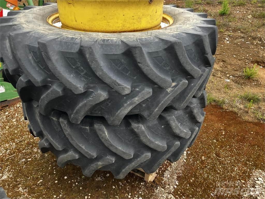 Petlas 480/70R34 Pneus Agrícolas