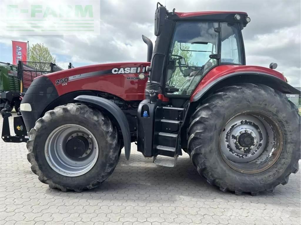 Case IH cvx 310 Tratores Agrícolas usados