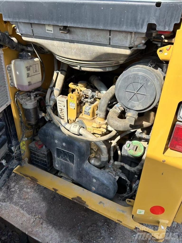 CAT 262 D Minicarregadeiras