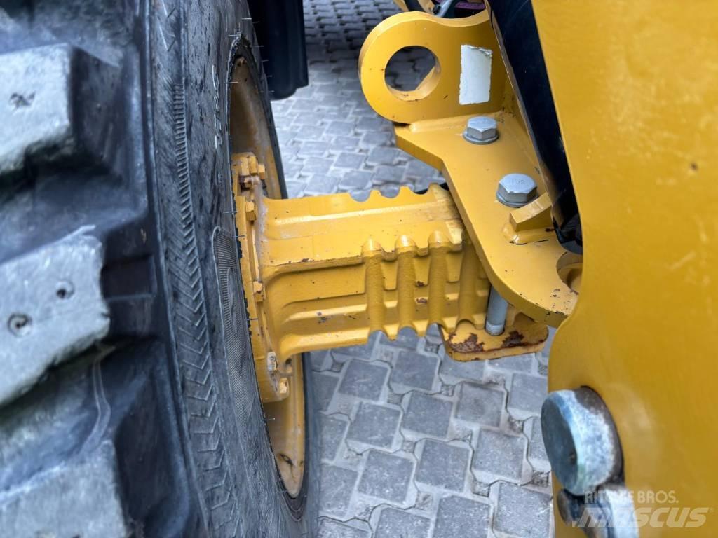 CAT 908 M Carregadeiras de rodas
