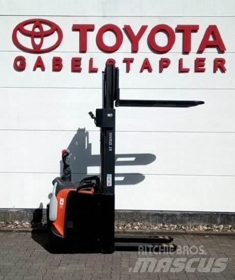 Toyota SPE140L Empilhador para operador externo