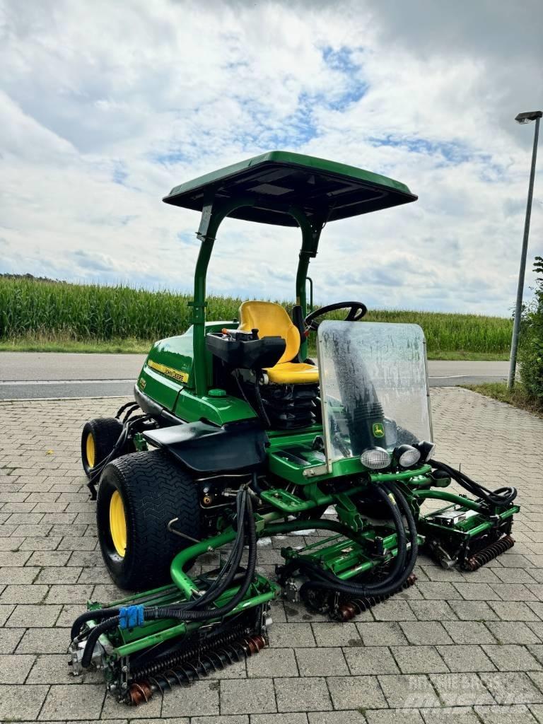 John Deere 8700 A Corta-Relvas Fairway