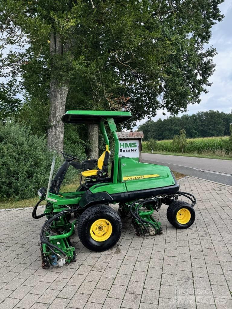 John Deere 8700 A Corta-Relvas Fairway