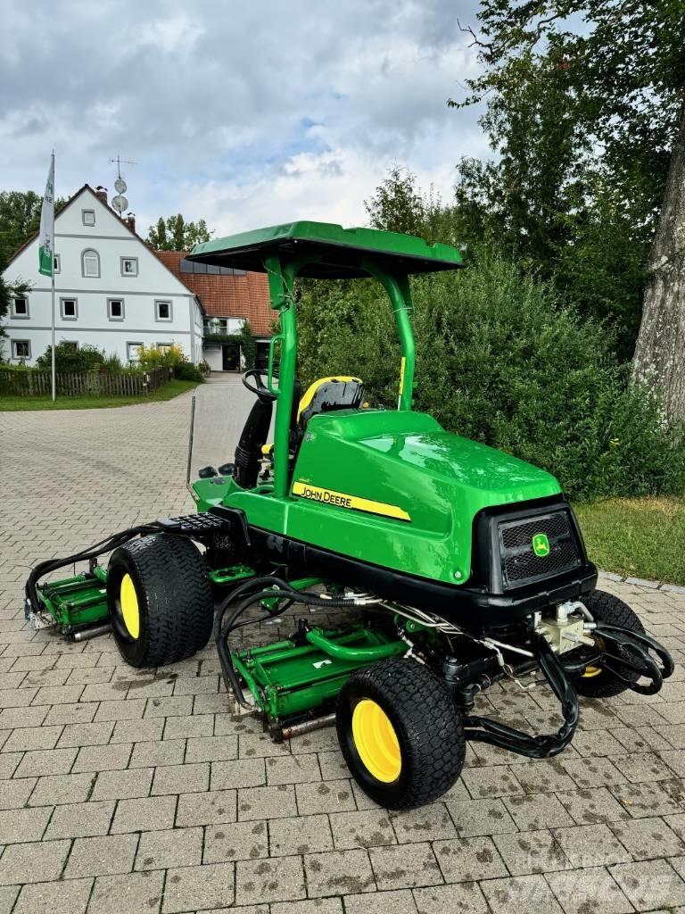 John Deere 8700 A Corta-Relvas Fairway