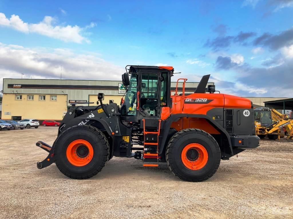 Develon DL 320-7 Carregadeiras de rodas