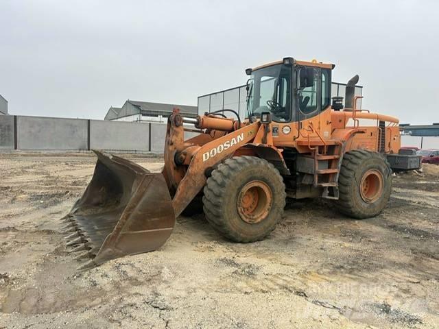Doosan DL 300 Carregadeiras de rodas