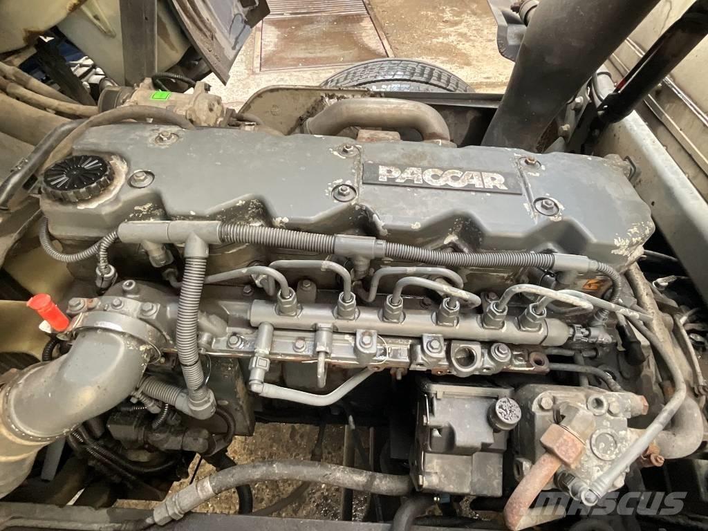 DAF CF 65.300 Caminhões de caixa fechada