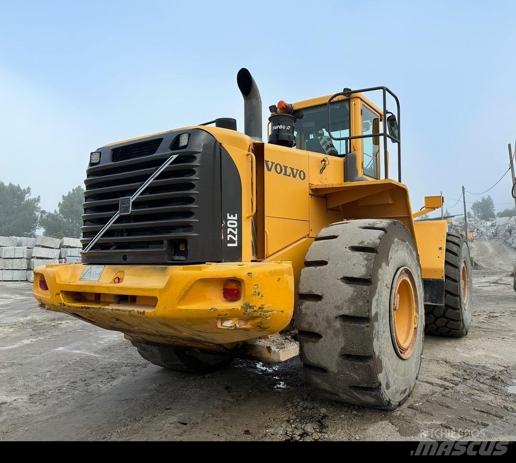 Volvo L 220 E Carregadeiras de rodas