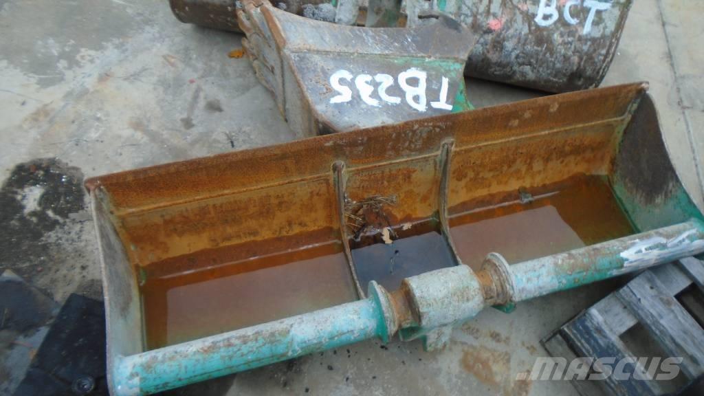 Takeuchi TB 235 Miniescavadeiras