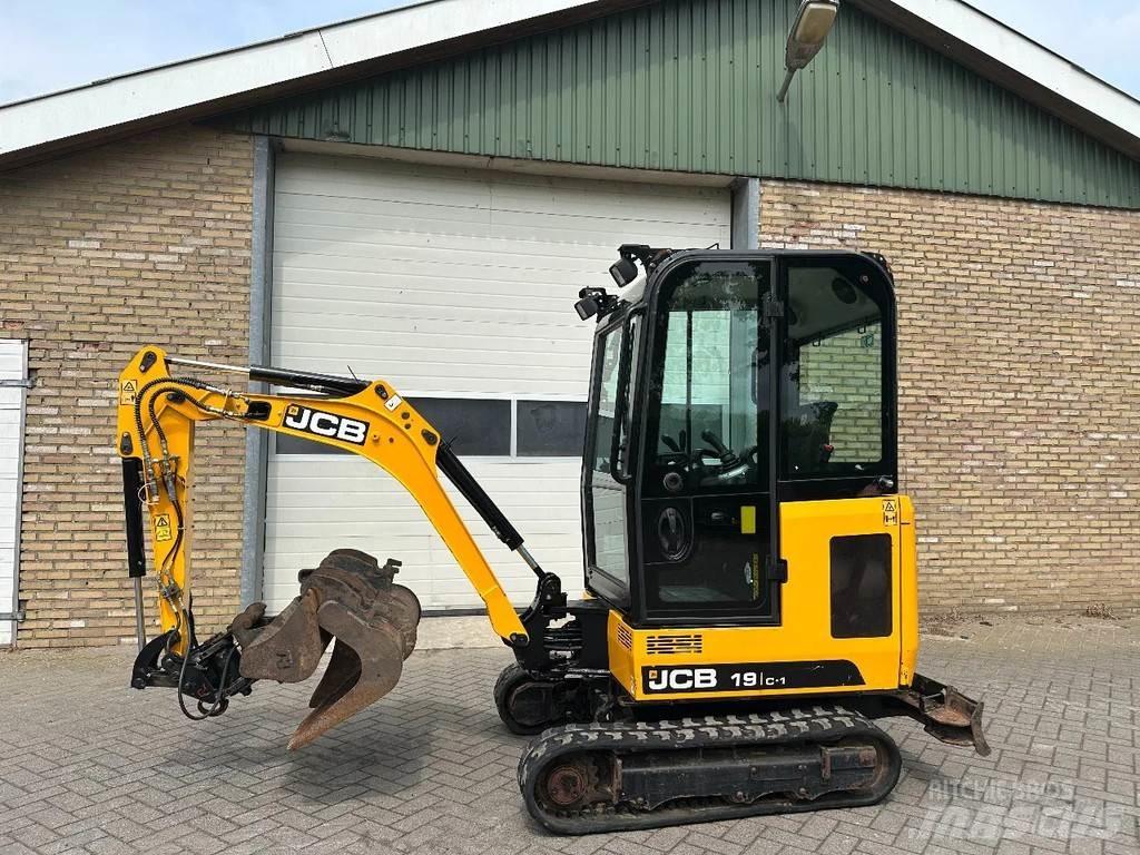JCB 19 c1 Miniescavadeiras